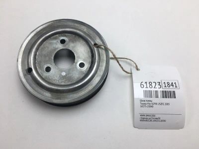 Лот: 20401508. Фото: 1. Шкив помпы Toyota Vitz 2005 1617323040... Двигатель и элементы двигателя