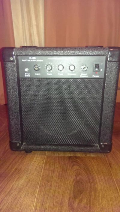 Лот: 10946827. Фото: 1. Guitar Amplifier E-39 15Вт. Гитарные эффекты и комбоусилители