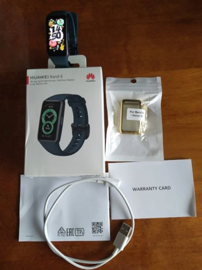 Лот: 19211468. Фото: 1. Фитнес браслет Huawei band 6. Смарт-часы, фитнес-браслеты, аксессуары