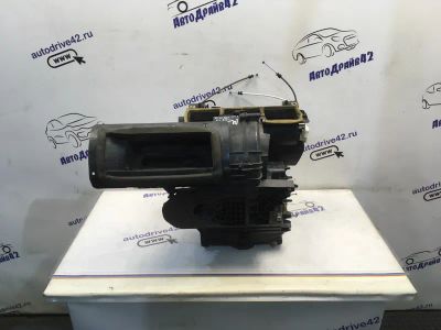 Лот: 21710403. Фото: 1. корпус отопителя Renault Megane... Двигатель и элементы двигателя
