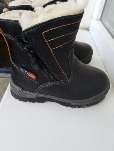 Лот: 10228367. Фото: 1. Продам детские сапожки. Другое (одежда и аксессуары)