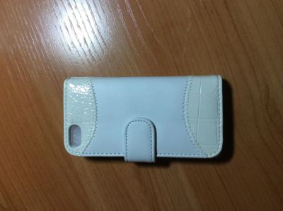 Лот: 3994432. Фото: 1. Чехол для iPhone 5/5s белый с... Чехлы, бамперы