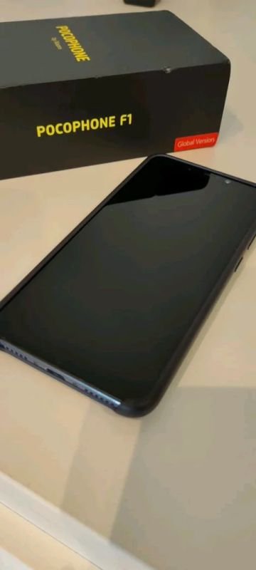 Лот: 17457357. Фото: 1. Pocophone F1 (хорошее состояние... Смартфоны