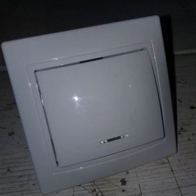 Лот: 9512605. Фото: 1. Выключатель / 1 клик / белый... Электроустановочные изделия