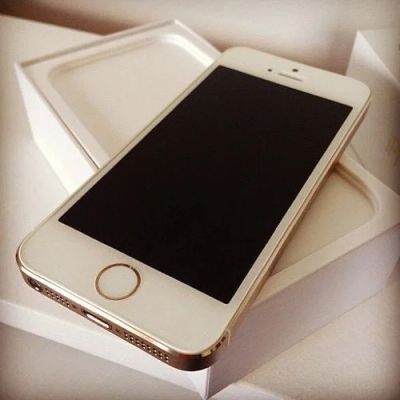 Лот: 11168822. Фото: 1. Продам iPhone 6S. Gold. LTE. Полный... Смартфоны