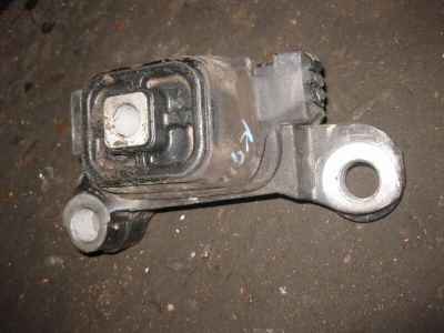 Лот: 20896594. Фото: 1. Подушка двигателя Nissan Bluebird... Двигатель и элементы двигателя