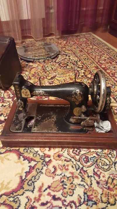 Лот: 10575341. Фото: 1. Швейная машинка зингер. Другое (домашний быт)