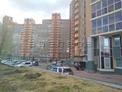 Лот: 13759796. Фото: 1. 14-комнатная квартира на ул. Киренского... Квартиры, студии