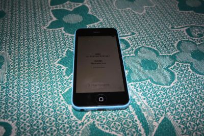 Лот: 7147755. Фото: 1. Оригинальный iPhone 5c на запчасти. Смартфоны