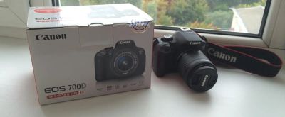 Лот: 10170783. Фото: 1. canon 700d kit Canon EF-S 18-55mm... Цифровые зеркальные