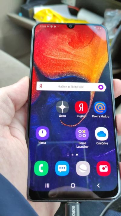 Лот: 17250913. Фото: 1. Смартфон Samsung A50. Смартфоны