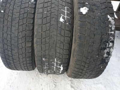 Лот: 17190153. Фото: 1. Шина bridgestone r17 235 на 65. Шины