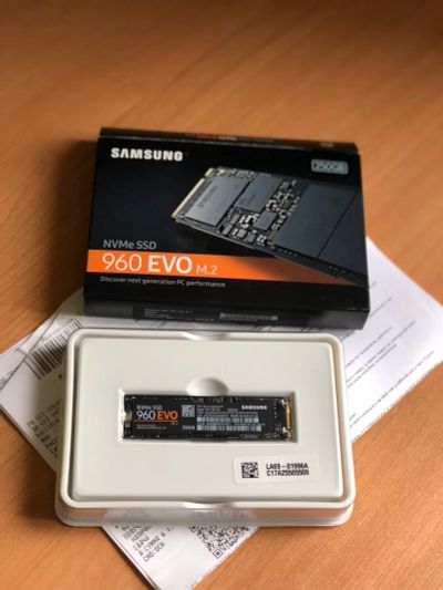 Лот: 12365585. Фото: 1. Samsung 960 EVO 250 Гб MZ-V6E250BW... SSD-накопители