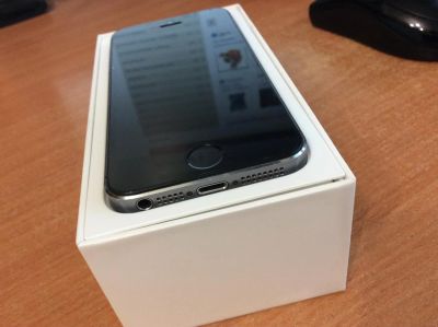 Лот: 5017262. Фото: 1. Apple iPhone 5S Space Gray 16GB... Смартфоны