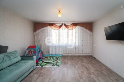 Лот: 21070805. Фото: 1. Продам 3-комн. кв. 69.5 кв.м... Квартиры, студии