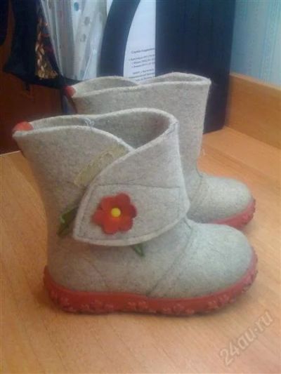 Лот: 1337988. Фото: 1. Детские валенки с резиновой подошвой. Валенки, угги, унты