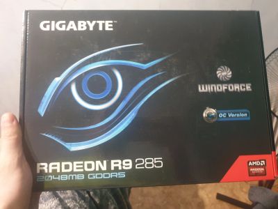 Лот: 19074295. Фото: 1. Radeon R9 285. Видеокарты