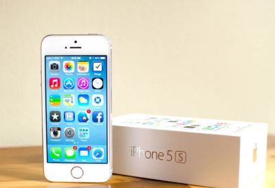 Лот: 6704360. Фото: 1. Apple iPhone 5S 16Gb Silver (Серебро... Смартфоны
