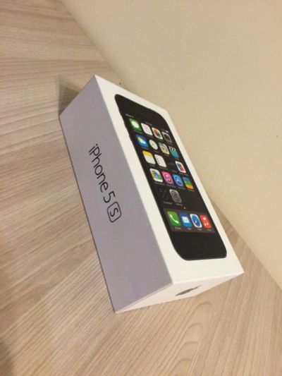Лот: 6095789. Фото: 1. Iphone 5S 16GB Space gray. Смартфоны
