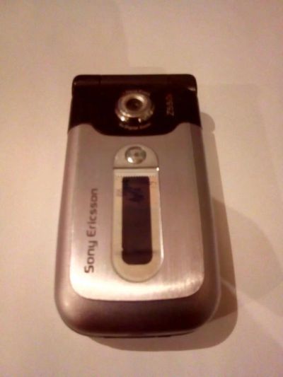Лот: 10660722. Фото: 1. Sony-Ericsson Z550i. Кнопочные мобильные телефоны