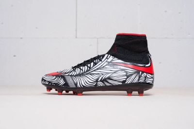 Лот: 11618301. Фото: 1. Футбольная обувь Nike Hypervenom... Кеды, кроссовки, слипоны
