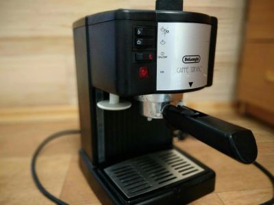 Лот: 9423096. Фото: 1. Кофеварка DeLonghi в отличном... Чайники, кофемашины, кулеры