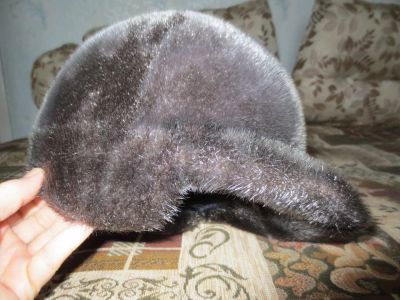 Лот: 8539546. Фото: 1. Шапка-жоккейка из нерпы, женская. Головные уборы