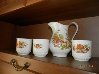 Лот: 3101293. Фото: 1. молочник и три кружки. Сервизы, наборы посуды