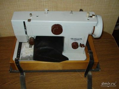 Лот: 10527346. Фото: 1. Швейная машинка "Чайка" 134. Швейная, вязальная