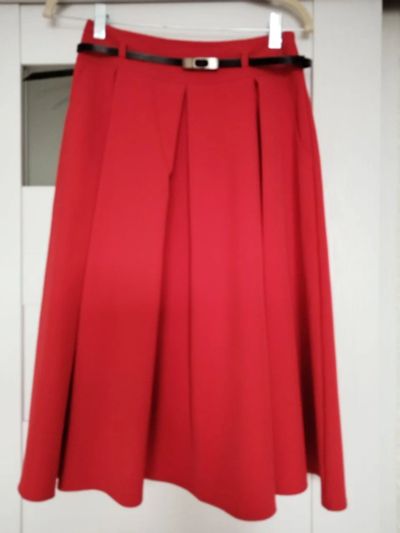 Лот: 25884248. Фото: 1. Юбка красного цвета, р-р 44. Юбки