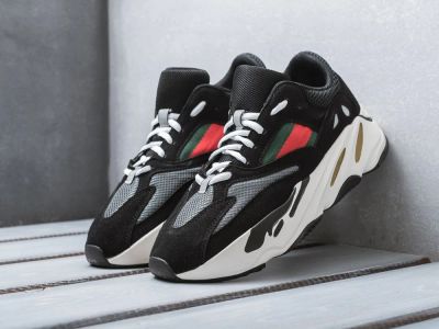 Лот: 13295846. Фото: 1. Кроссовки Adidas Yeezy Boost 700... Кеды, кроссовки, слипоны