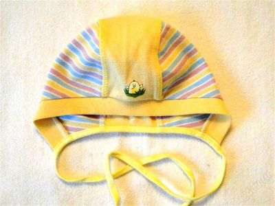 Лот: 1384040. Фото: 1. Яркая шапочка с цыпленком на 3-6... Головные уборы