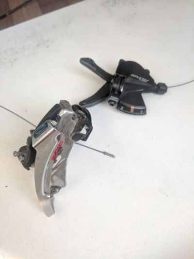 Лот: 14383001. Фото: 1. Передний переключатель shimano... Запчасти