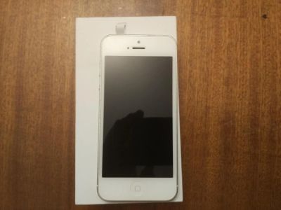 Лот: 6727772. Фото: 1. iPhone 5 16Gb White отличное состояние... Смартфоны
