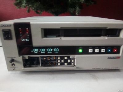 Лот: 16167939. Фото: 1. Видеомагнитофон Sony Betacam SP... Видеомагнитофоны