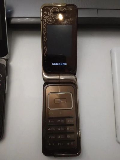 Лот: 11157574. Фото: 1. Телефон Samsung SGH-L310 (8983... Кнопочные мобильные телефоны