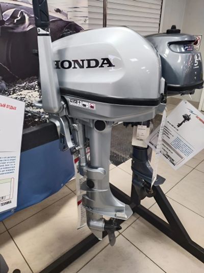 Лот: 25413402. Фото: 1. 4х-тактный лодочный мотор HONDA... Лодочные моторы
