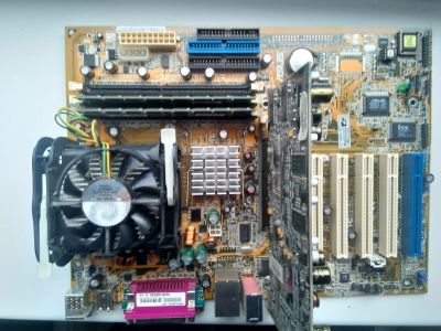 Лот: 17815694. Фото: 1. Материнская плата ASUS p4pe cокет... Материнские платы
