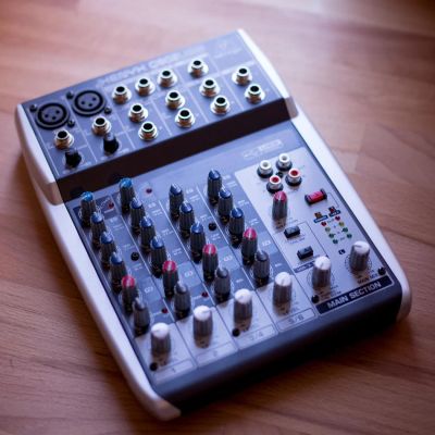 Лот: 11270302. Фото: 1. XENYX Q802USB. Микшеры, предусилители, микрофонные эффекты
