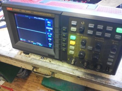 Лот: 23347735. Фото: 1. осциллограф ut2025c. Радиолюбительский инструмент