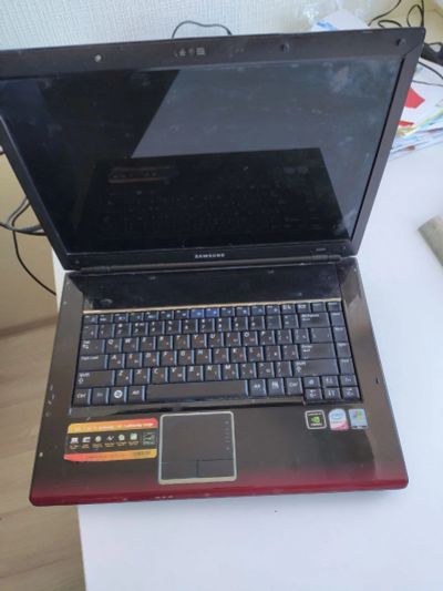 Лот: 17461083. Фото: 1. ноутбук Samsung NP-R560 неисправен. Ноутбуки