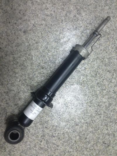 Лот: 7639893. Фото: 1. Стойка Toyota Corolla NZE 121... Ходовая, подвеска, рулевое управление