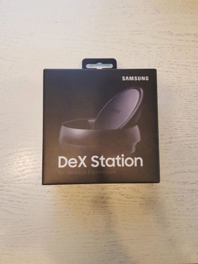 Лот: 11521265. Фото: 1. Док станция Samsung DEX. Зарядные устройства, блоки питания, адаптеры сетевые для смартфонов