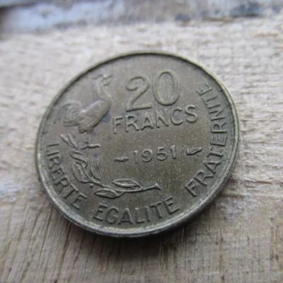 Лот: 10852879. Фото: 1. Монета 20 франк Франция 1951 гальский... Европа