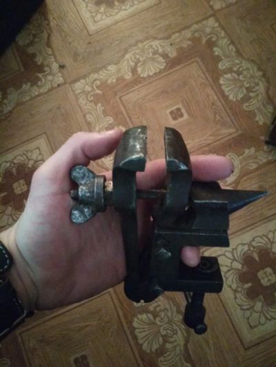 Лот: 10993680. Фото: 1. Тиски. Ручной инструмент