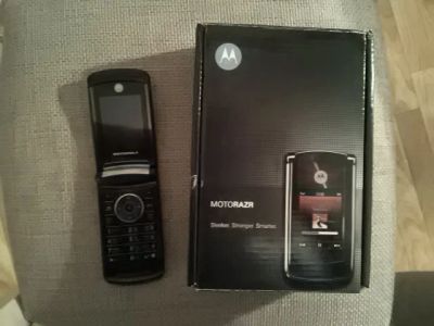 Лот: 3606622. Фото: 1. RazR V8. Кнопочные мобильные телефоны