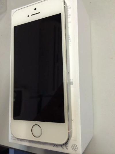 Лот: 4095721. Фото: 1. iPhone 5s 16gb Silver LTE A1530. Смартфоны