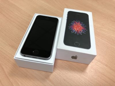 Лот: 12754223. Фото: 1. Apple iPhone SE 32gb [Обмены на... Смартфоны