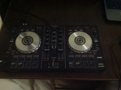 Лот: 8526323. Фото: 1. Pioneer DDJ-SB2 ищет добрых и... DJ-оборудование