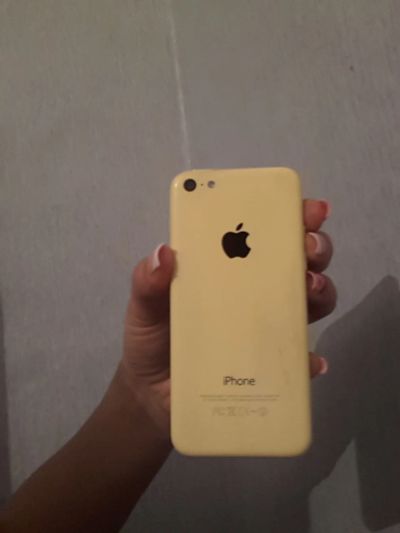 Лот: 5209587. Фото: 1. iphone 5 c поломан. Кнопочные мобильные телефоны